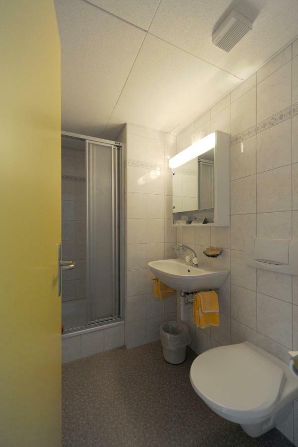 Hotel Krone Budget Lenk Exterior foto